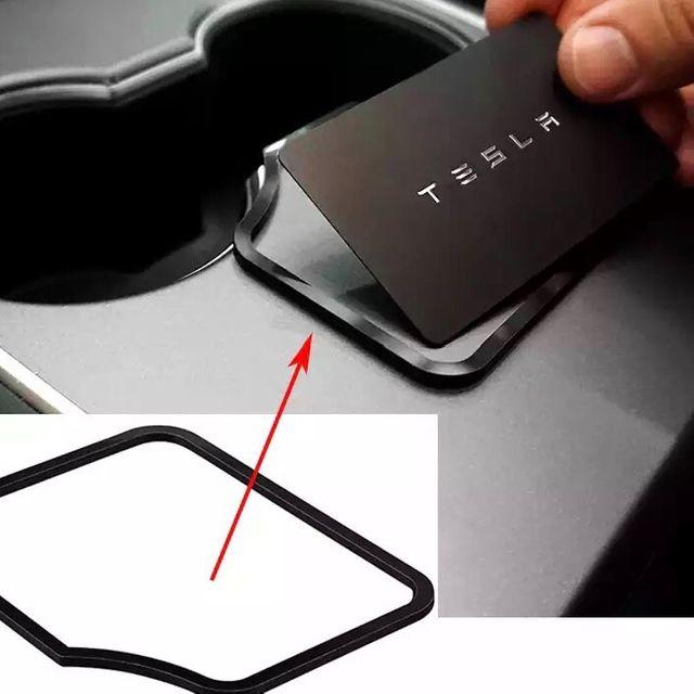 Key-Card Halter für Tesla Model 3 | e-car-shop.com